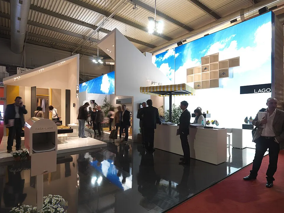 Lago_stand_in_Salone_del_mobile_2008.jpg