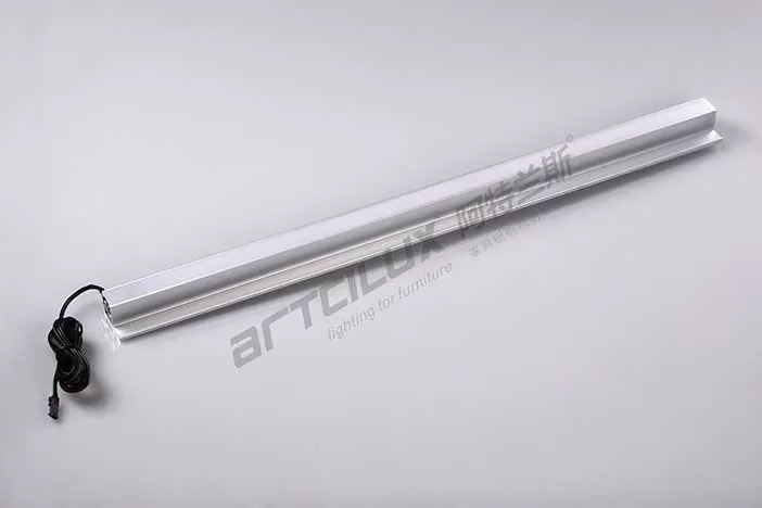 A2705 No-Pull Handle Light
